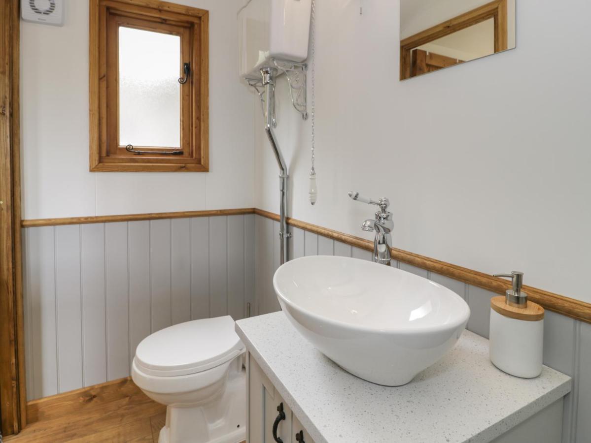 Tan Y Castell Shepherds Hut ランゴレン エクステリア 写真