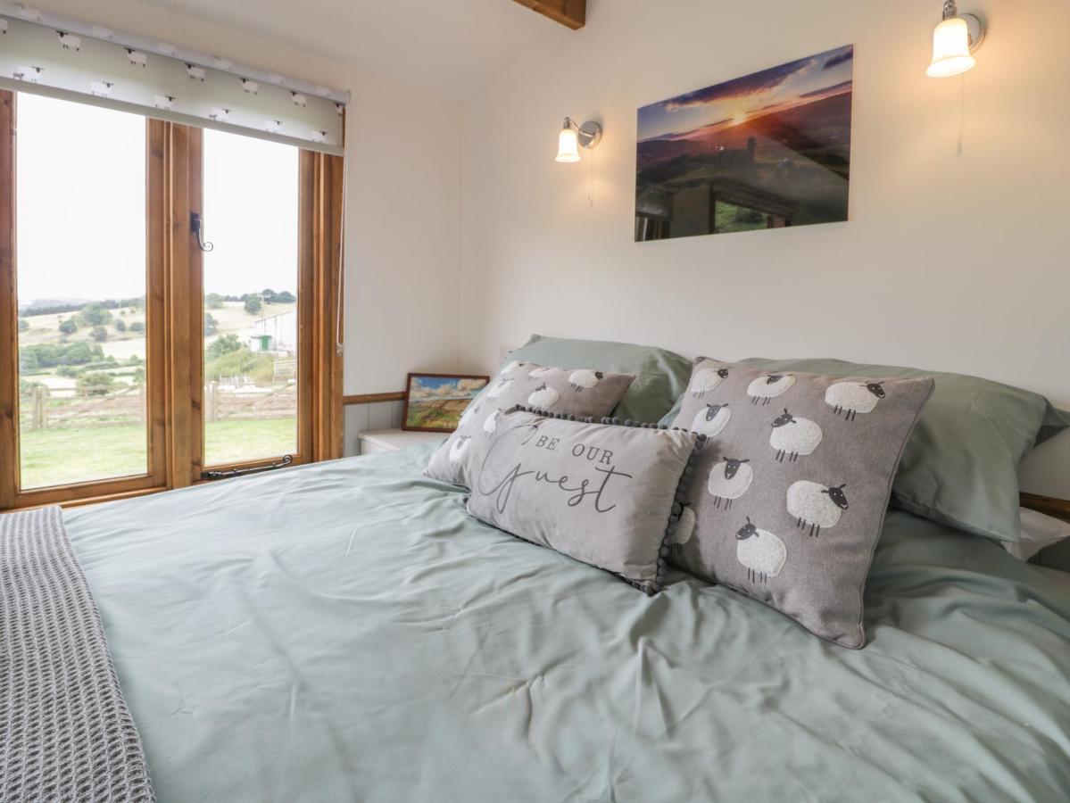 Tan Y Castell Shepherds Hut ランゴレン エクステリア 写真