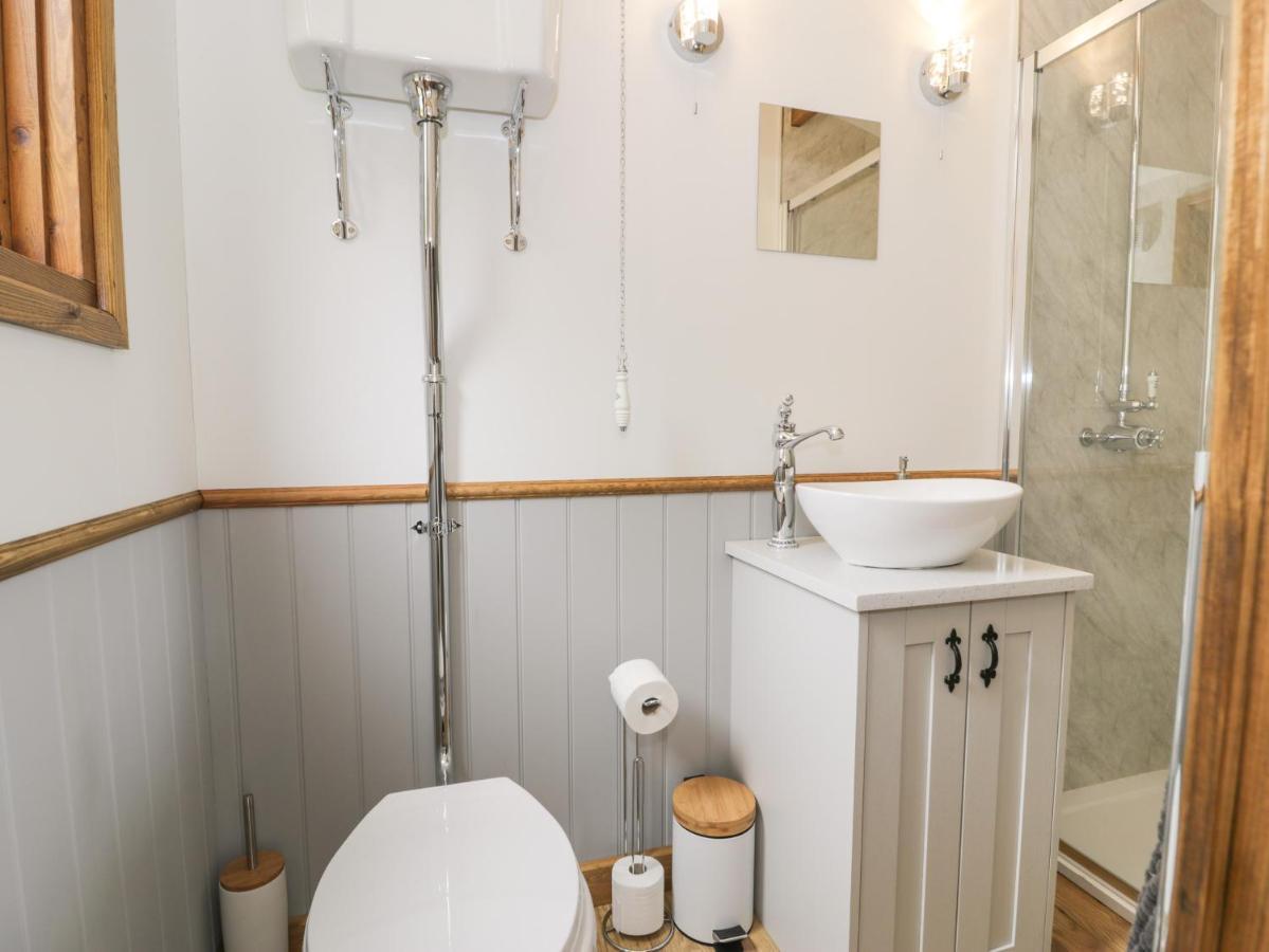 Tan Y Castell Shepherds Hut ランゴレン エクステリア 写真